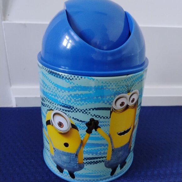 Minions Desk Mini Can - Picture 1 of 3